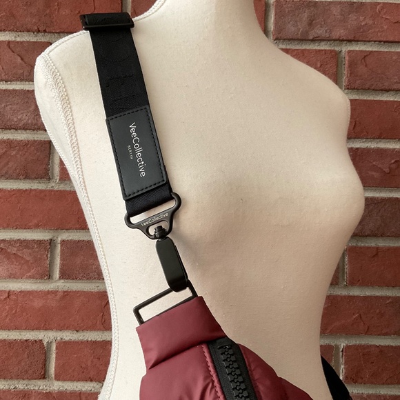 Vee Collective Berlin Burgundy Quilted “Porter”Sling Crossbody Bag NWOT - Picture 13 of 15
